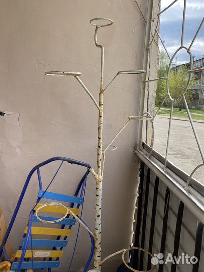 Цветочная стойка