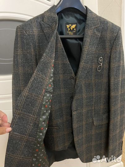 Костюм на мальчика новый, рост 158 см
