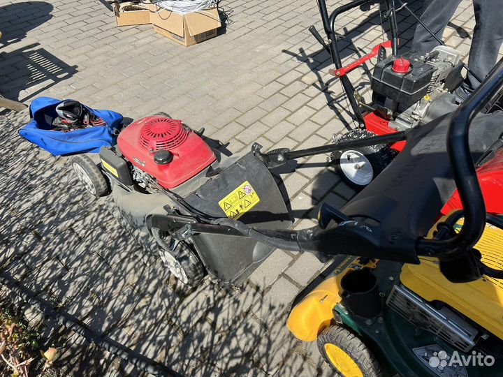 Газонокосилка бензиновая