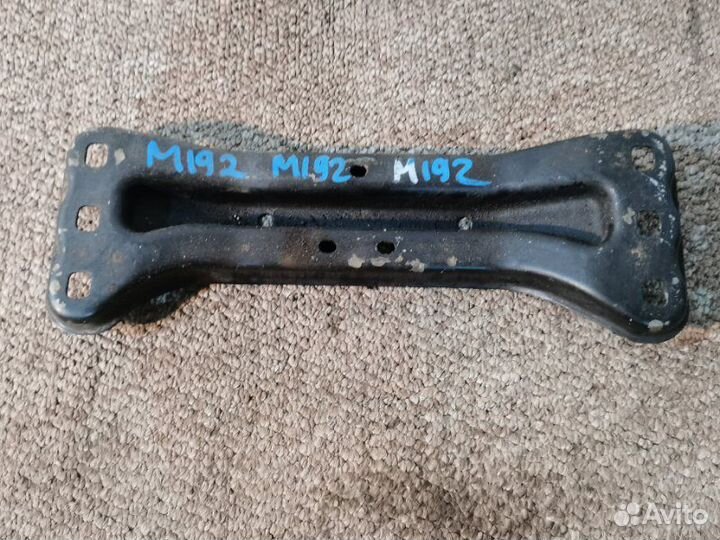 Кронштейн кпп Mercedes-Benz C-Class W204 C180 CGI