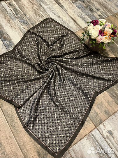 Платок шерстяной Gucci серый тонкий