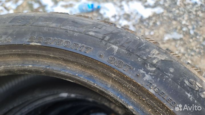Bridgestone Blizzak Spike-01 225/50 R17