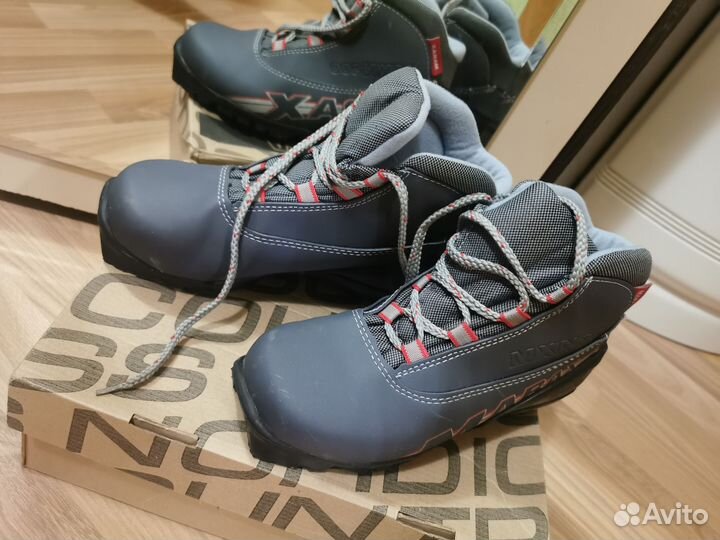 Лыжные ботинки