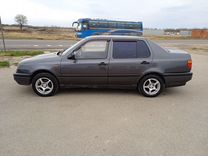 Volkswagen Vento 1.8 MT, 1992, 300 000 км, с пробегом, цена 195 000 руб.