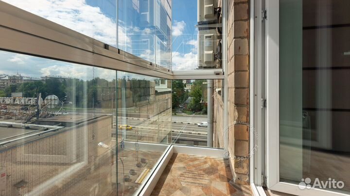 Безрамное остекление торговых центров