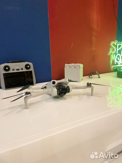 Квадрокоптер dji mini 4 pro fly more combo plus