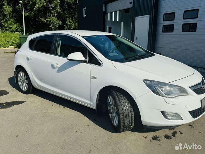 Opel Astra 1.6 AT, 2011, 147 000 км