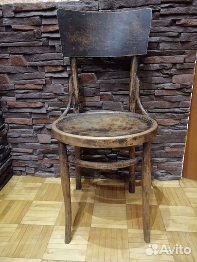Стул антикварный фирмы 
