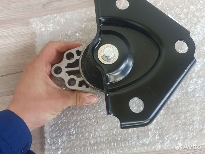Опора двигателя правая ford fusion fiesta mk5