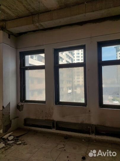 Пластиковые/алюминиевые окна бу много