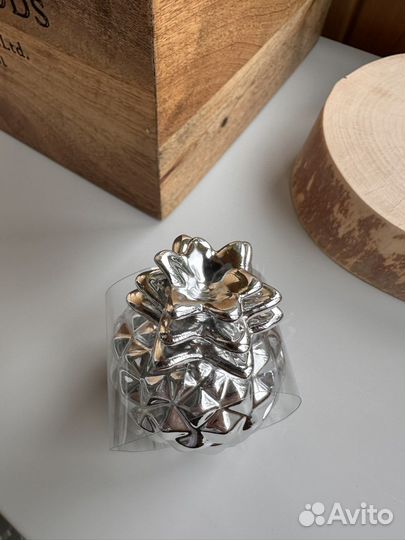 Свеча в керамике ананас H&M