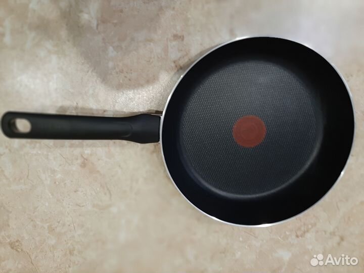 Продам новую сковородку Tefal 24 см