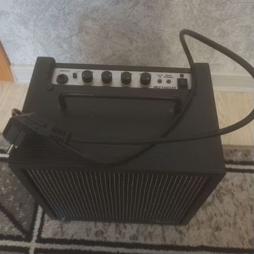 Гитарный комбоусилитель Ibanez IBZ10GV2