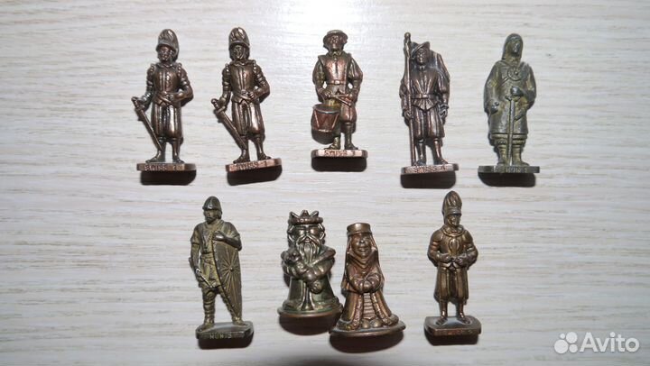 Солдатики металлические. Ландрин. Киндер