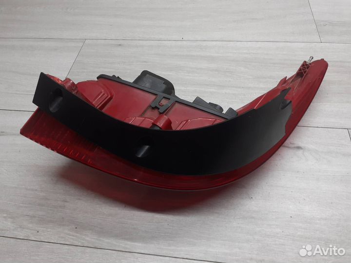 Фонарь задний правый Peugeot 308