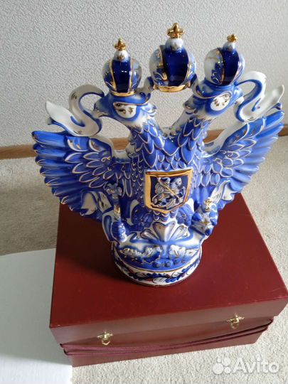 Графин из фарфора