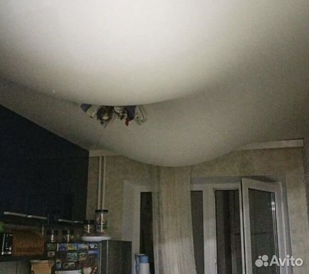 Слив воды за час с натяжного потолка Ростов