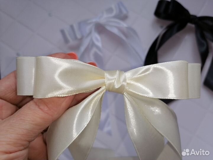 Бант атласный на заколке