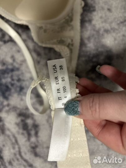 Бюсгалтер новый