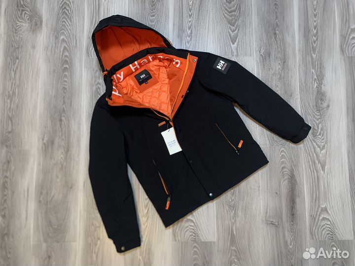 Весенняя мужская куртка Helly Hansen