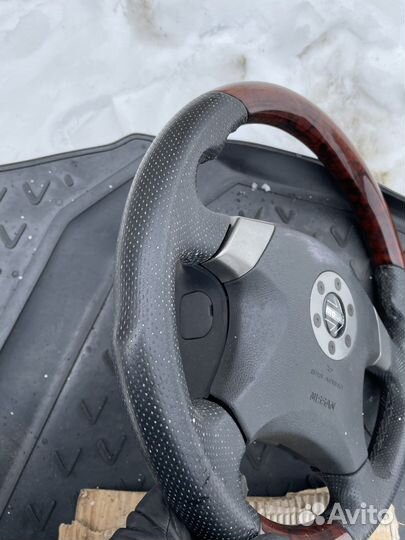 Руль momo ниссан