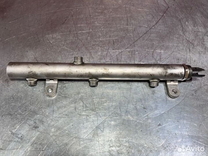 Топливная рампа правая Mercedes E-Class W211 OM642