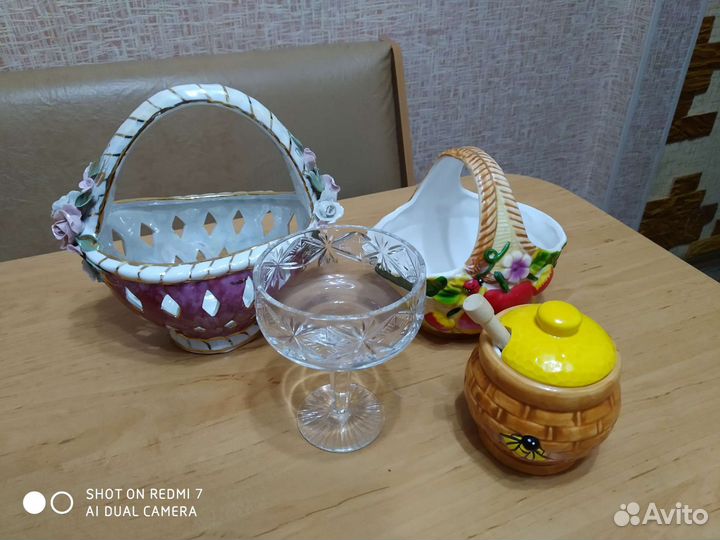 Вазочка(конфетница),бочонок для меда