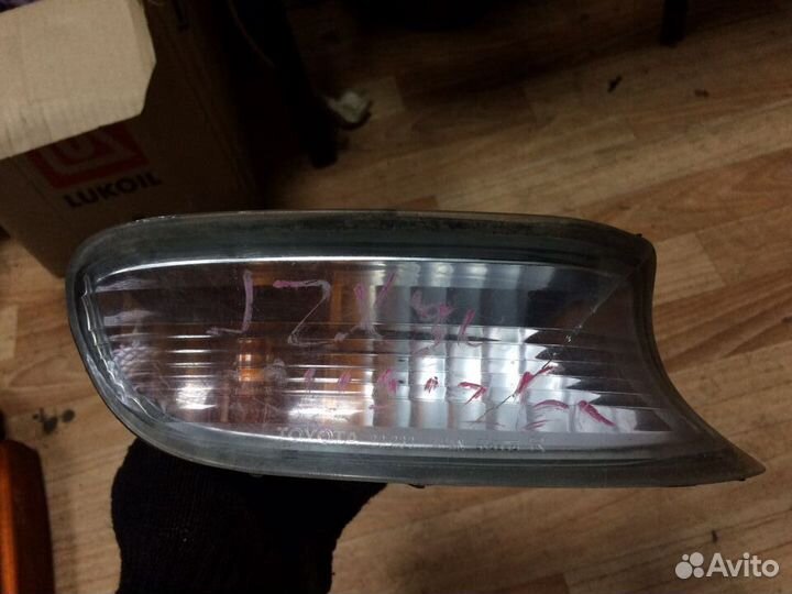 Фара противотуманная правая Toyota Chaser gx90