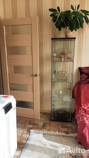 Два стеклянных пенала для посуды