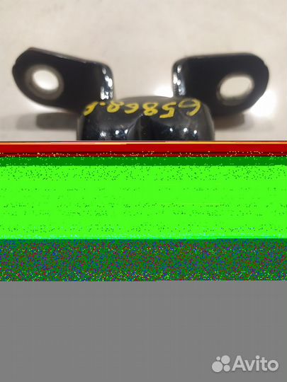 Петля двери(передняя левая верхняя)