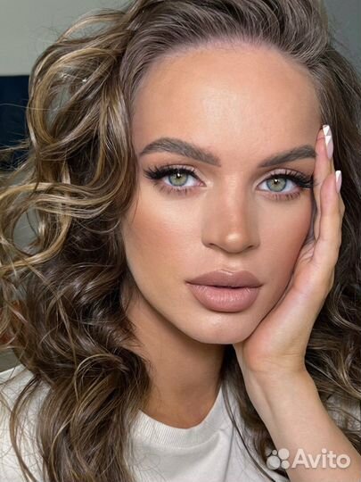 Макияж и прическа