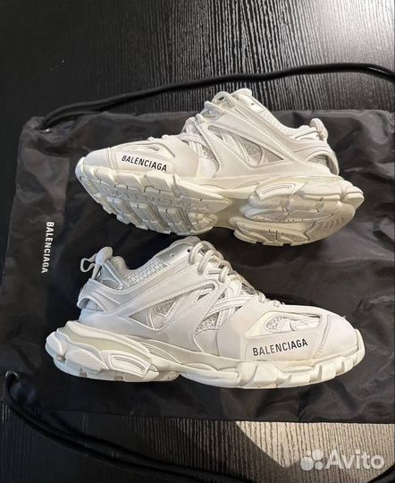 Balenciaga track 1