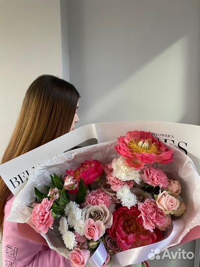 Доставка цветов, авторских букетов и композиций