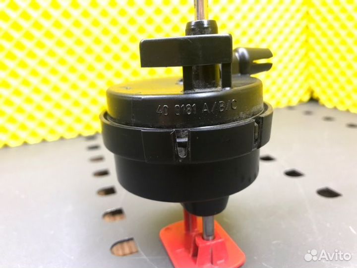 Активатор лючка бензобака Mercedes-Benz E-Class