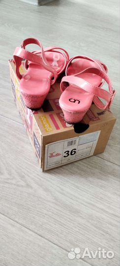 Босоножки для девочки