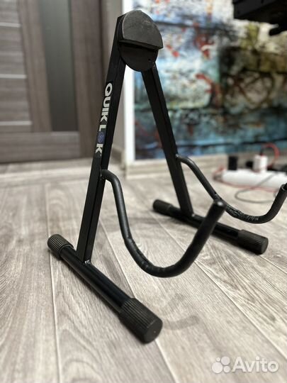 Стойка для гитары