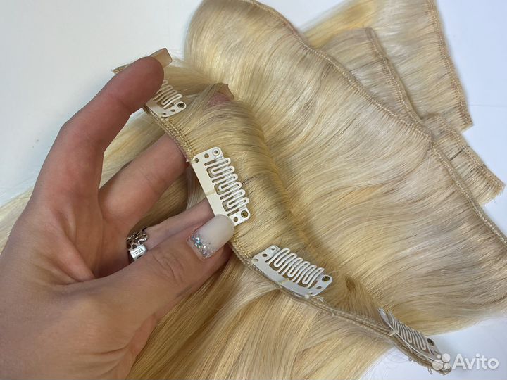 Волосы на заколке