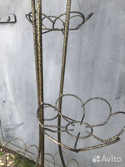 Напольная подставка под цветы