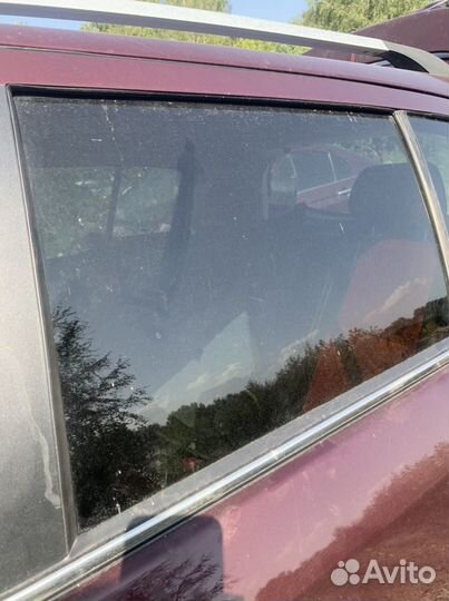 Стекло задняя дверь левая правая Джили мк кросс