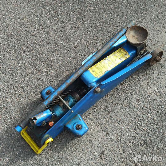 Домкрат гидравлический подкатной 3 т