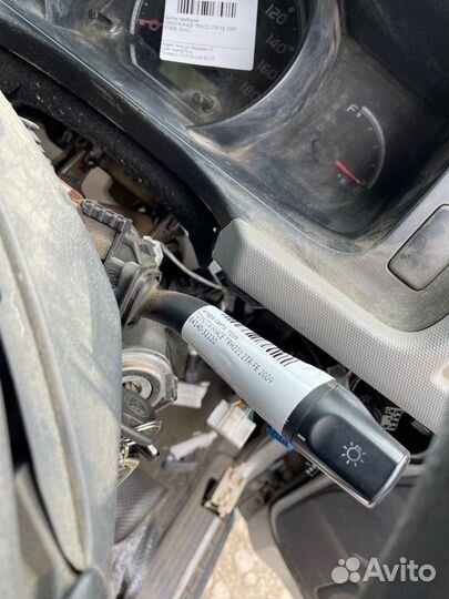 Гитара света правая Toyota Hiace TRH221 2TR-FE