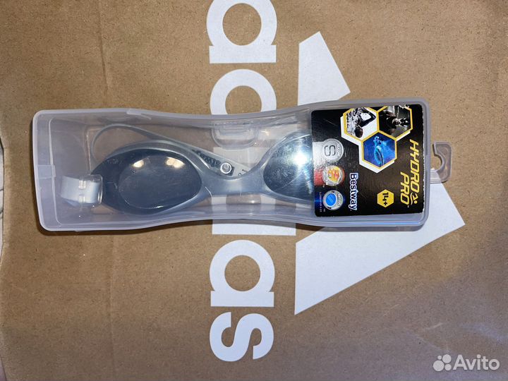 Очки для плавания