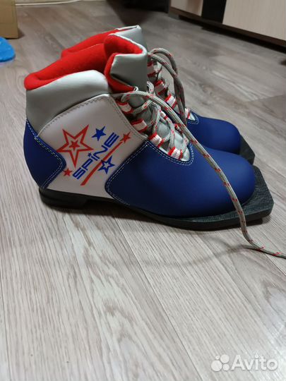 Лыжные ботинки