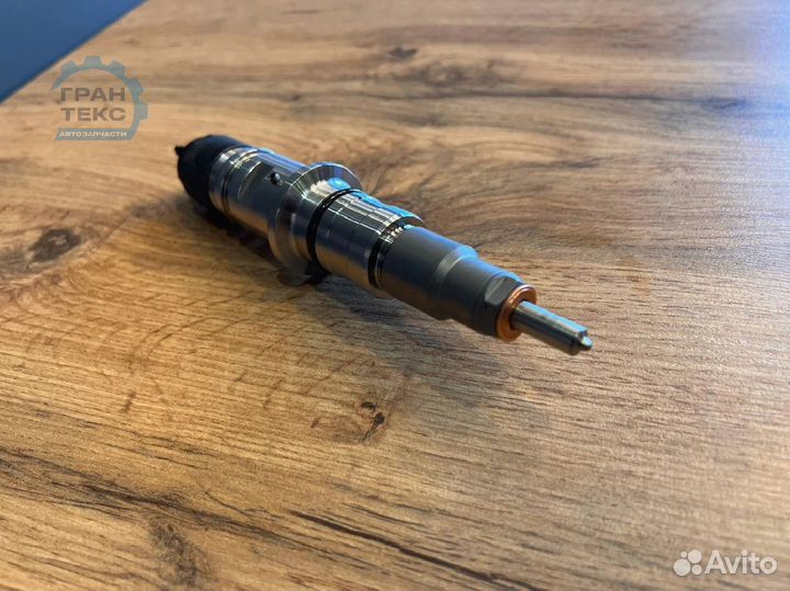 Топливная форсунка 445120161