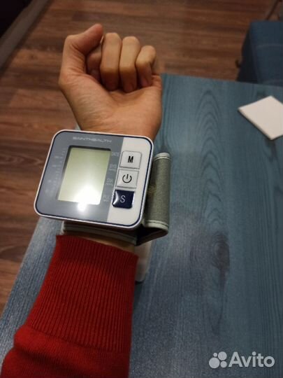 Тонометр новый на запястье, говорящий