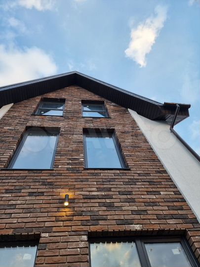 Дом 265 м² на участке 6 сот.