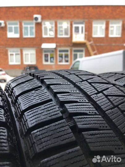 Bridgestone Blizzak Revo GZ 185/55 R15 82Q
