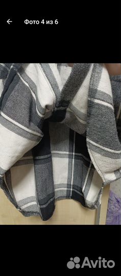 Рубашка в клетку, толстовка. Площадь