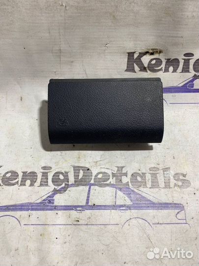 Пепельница Audi A4 B5 седан 1.8 ADR бензин 1997