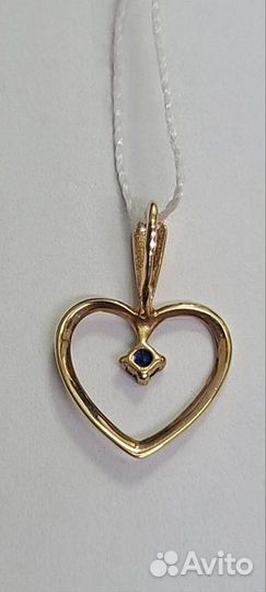 Золотая подвеска с камнем